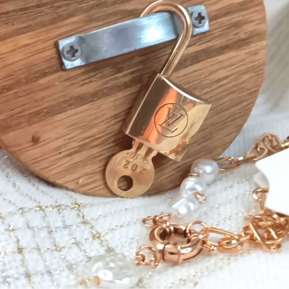 ‼️RARE‼️Authentic Louis Vuitton, rare lock and key #202